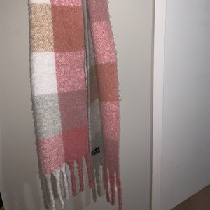 Beautiful, soft Express scarf